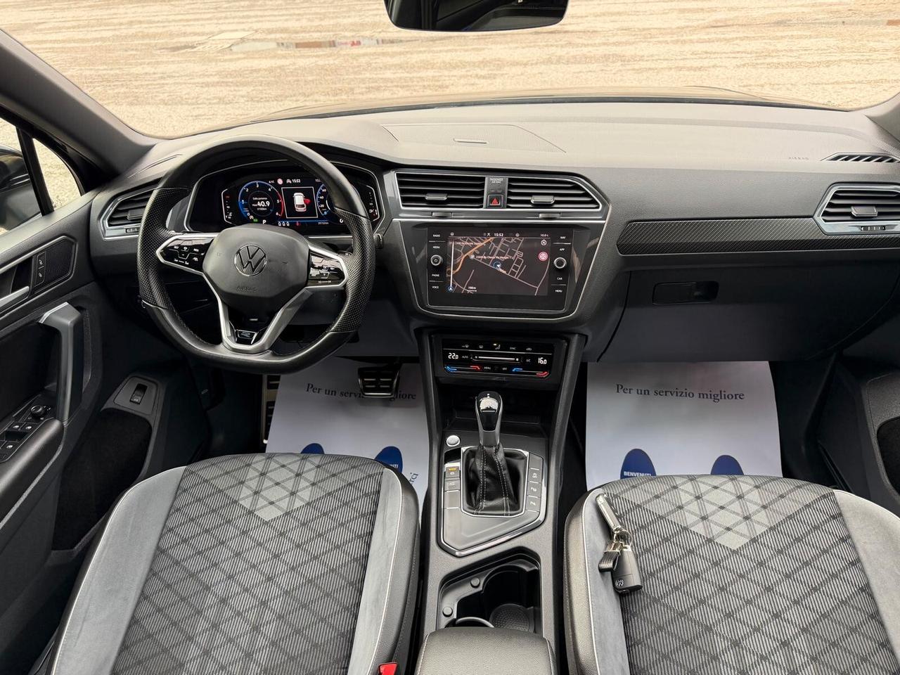 Volkswagen Tiguan 2.0 TDI 150 CV SCR DSG R-Line TETTO APRIBILE BLACK PACK