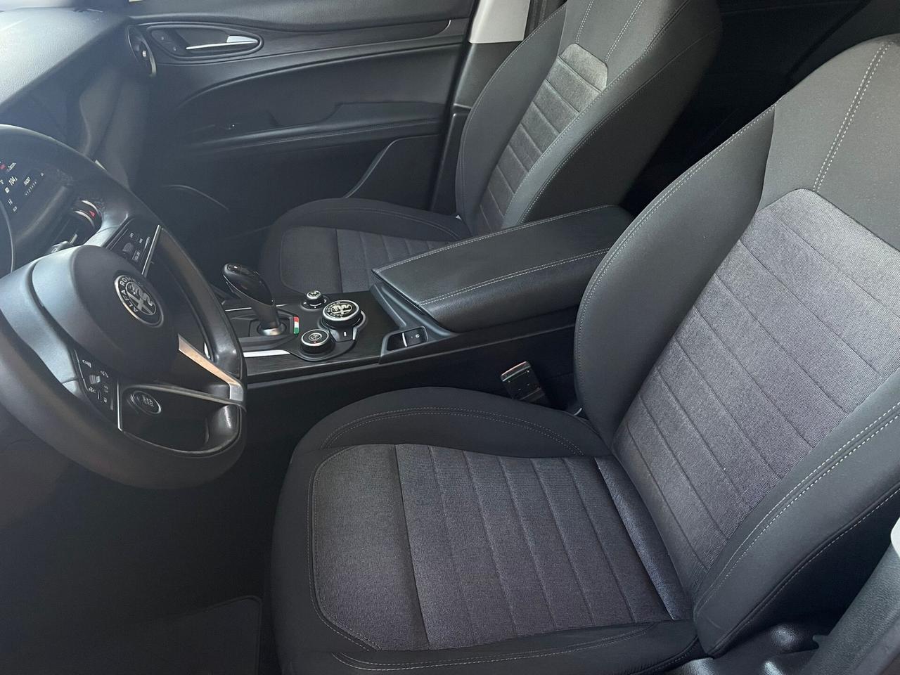 Alfa Romeo Stelvio 2.2 Turbodiesel 160 CV AT8 Q4 Business