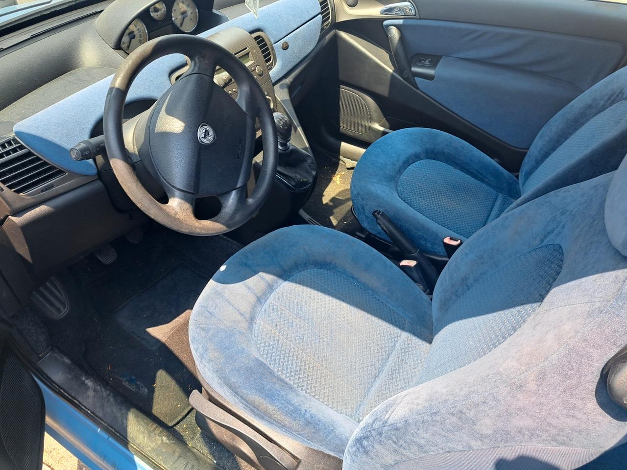 Lancia Ypsilon 1.4 16V Argento