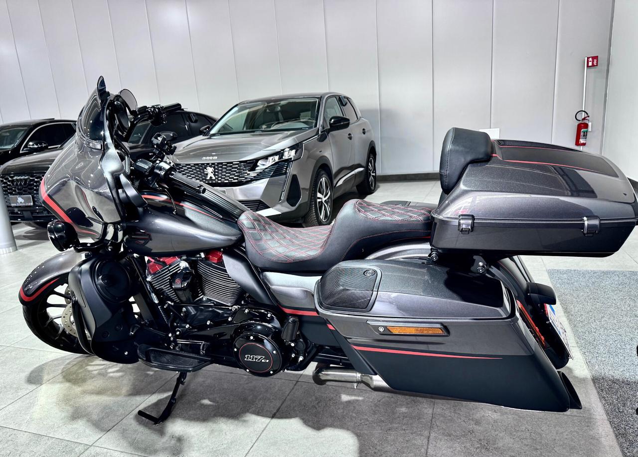 Harley-Davidson CVO Limited Ultra Glide 117 1923cc UNICA STRAFULL