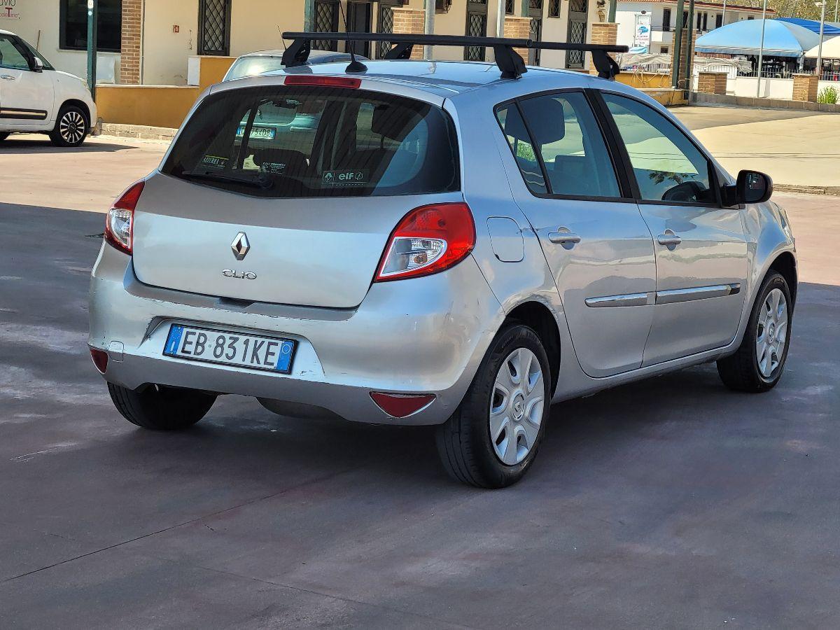 RENAULT - Clio