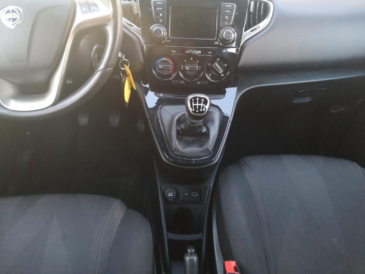 Lancia Ypsilon 1.0 FireFly 5 porte S&S Hybrid Maryne