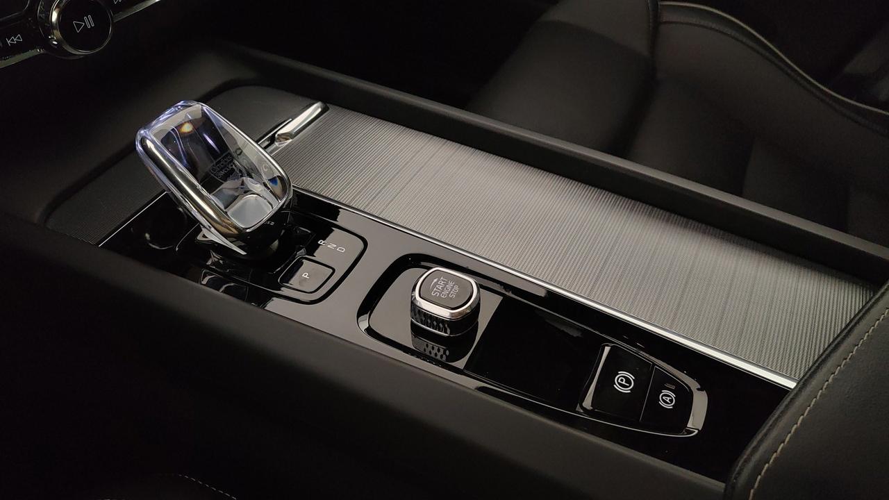 VOLVO XC60 2.0 t6 phev Plus Dark awd auto