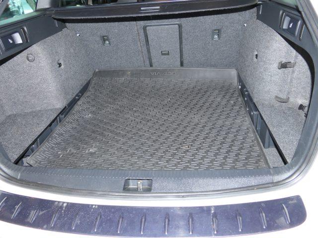 SKODA Octavia 2.0 TDI DSG Wagon RS