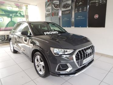AUDI Q3 35 TDI S tronic Business Advanced