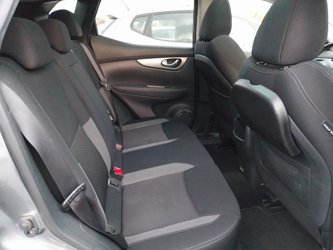 NISSAN QASHQAI 1.5 DIESEL N-CONNECTA SOLO 70.000 KM