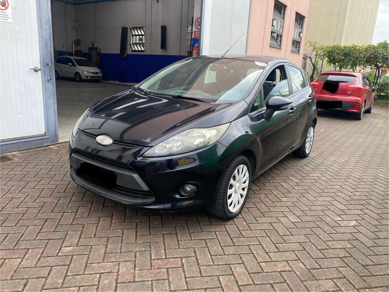 Ford Fiesta 1.4 5 porte Bz.- GPL Titanium