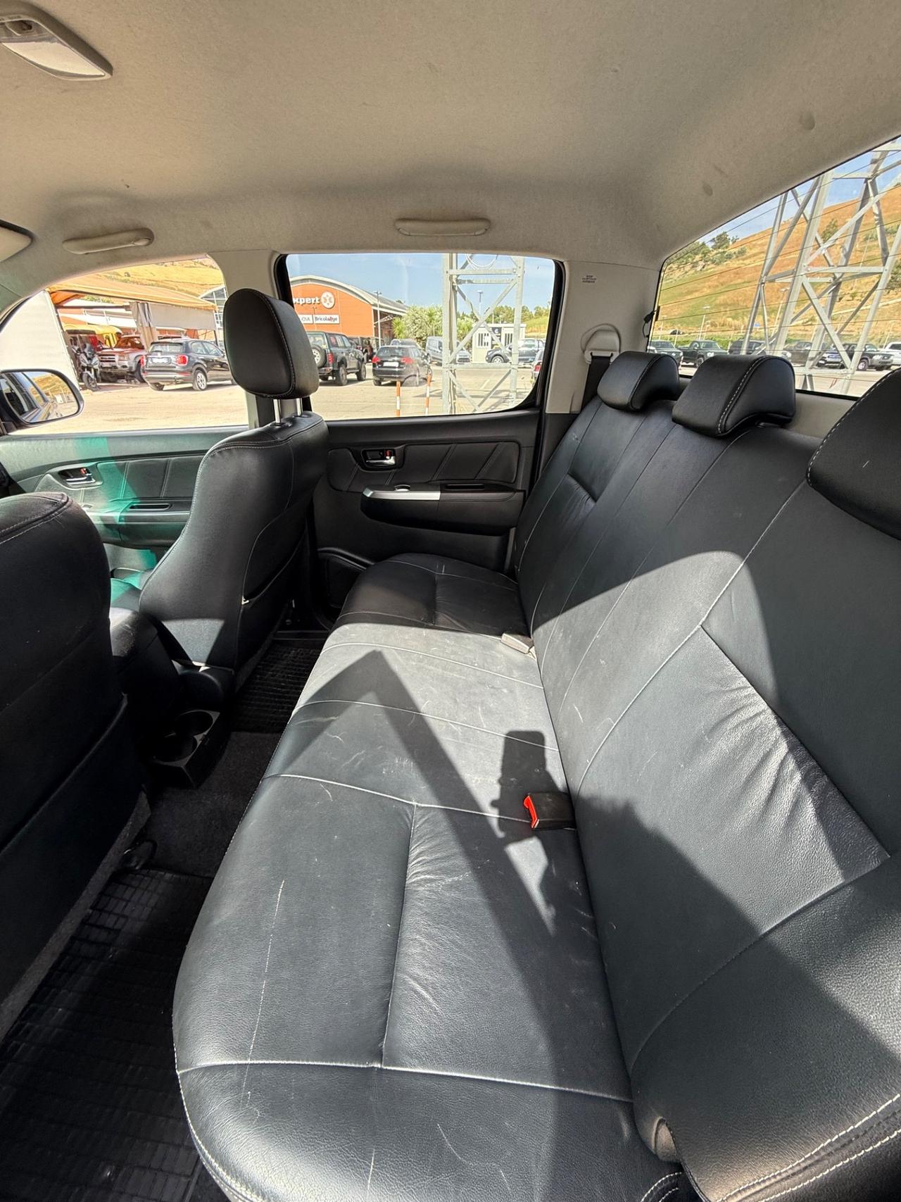 Toyota Hilux 3.0 D-4D aut.4WD 4p. DC Stylex
