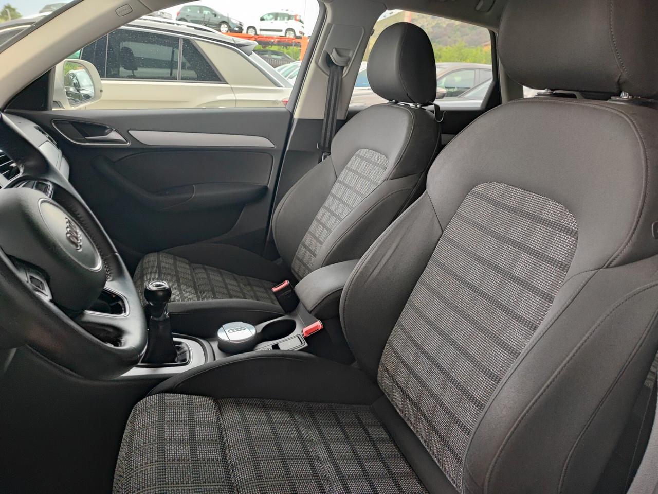 Audi Q3 2.0 TDI 120 CV Design