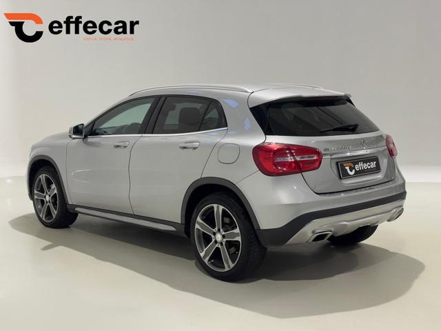 MERCEDES-BENZ GLA 220 d Automatic Premium