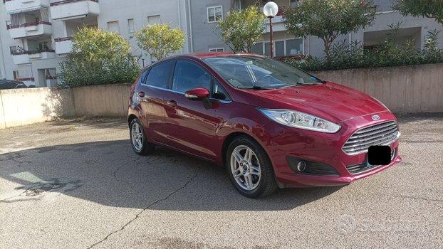 FORD Fiesta 6ª serie - 2014