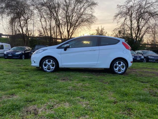 Ford Fiesta Titanium Gpl * Bollo pagato fino a Novembre 2026 *