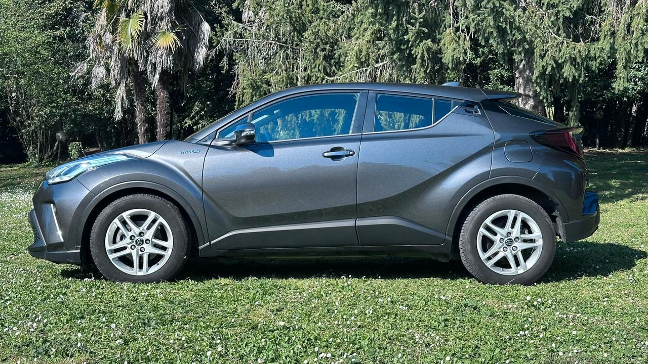 Toyota C-HR 1.8 Hybrid E-CVT Lounge PERFETTA leggi testo