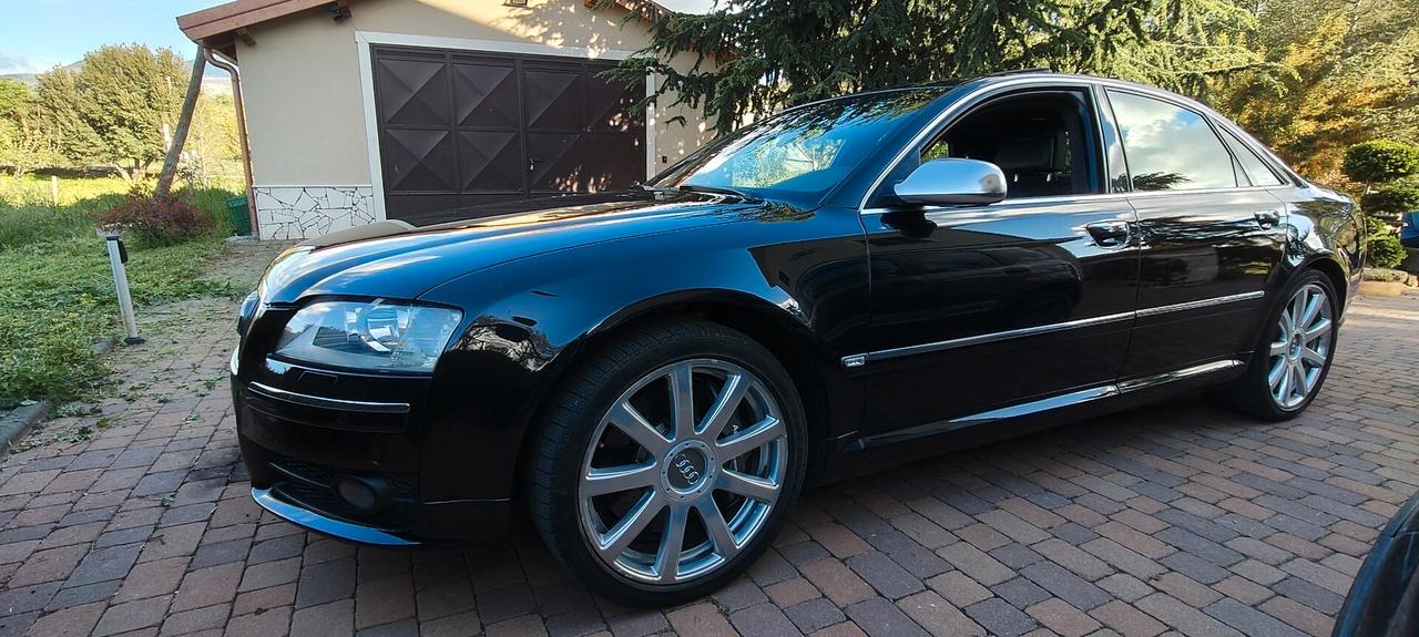 Audi A8 S8 5.2 V10 quattro tiptronic