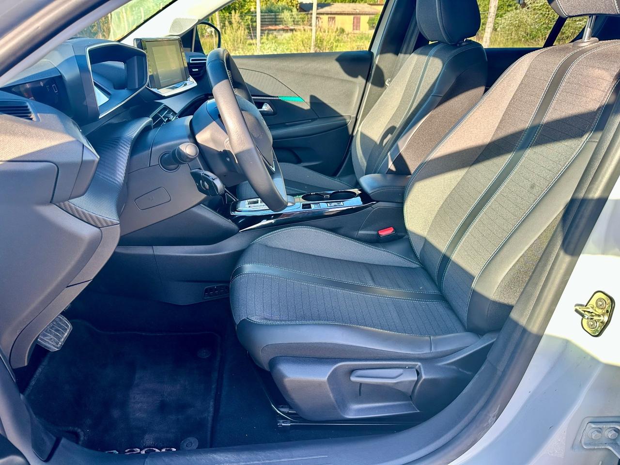 Peugeot 208 motore elettrico 136 CV 5 porte Allure Pack Fatturabile