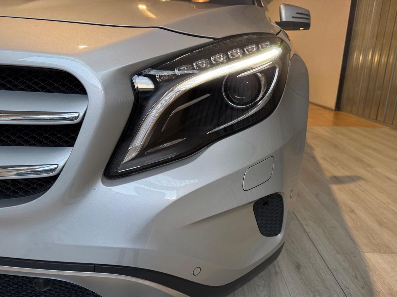 Mercedes-benz GLA 220 4MATIC PREMIUM