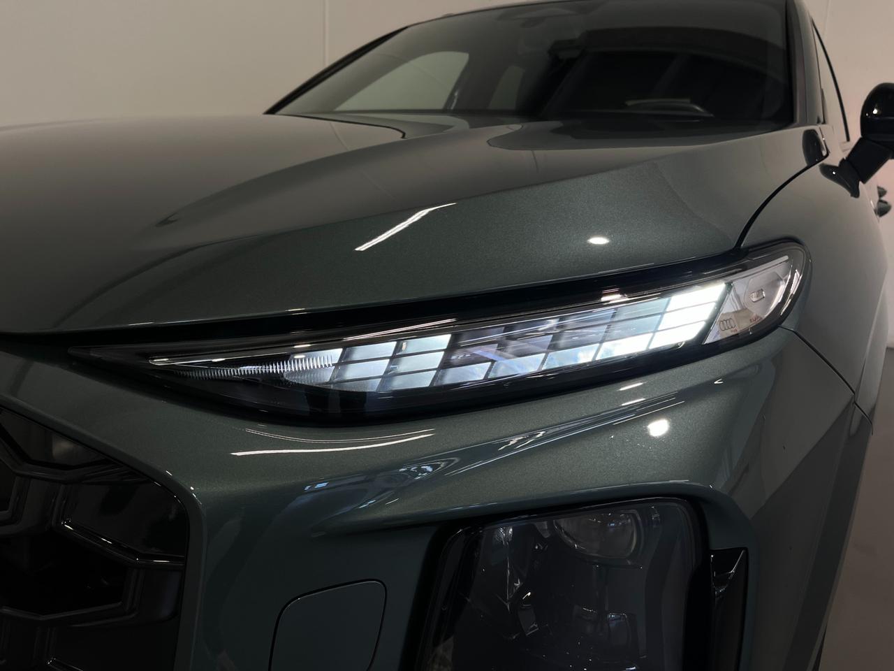 AUDI Q3 TFSI S-TRONIC S-LINE EDITION