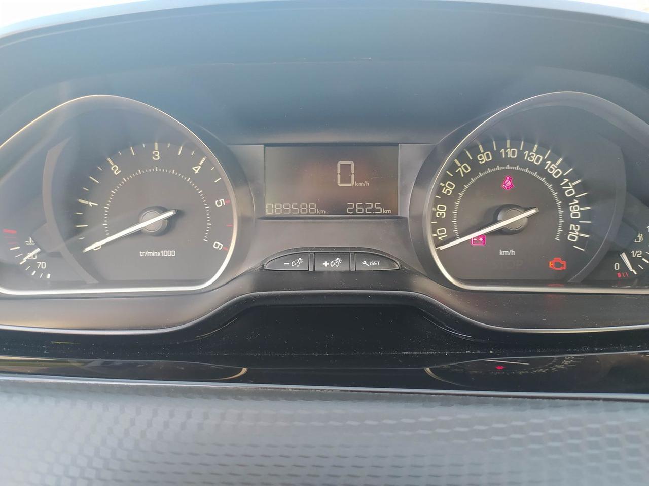 Peugeot 2008 Active 1.5 Blue HDI 100 #6891
