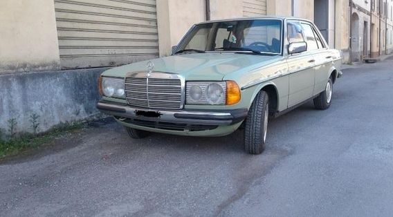 Mercedes W123 200 1980 103000KM