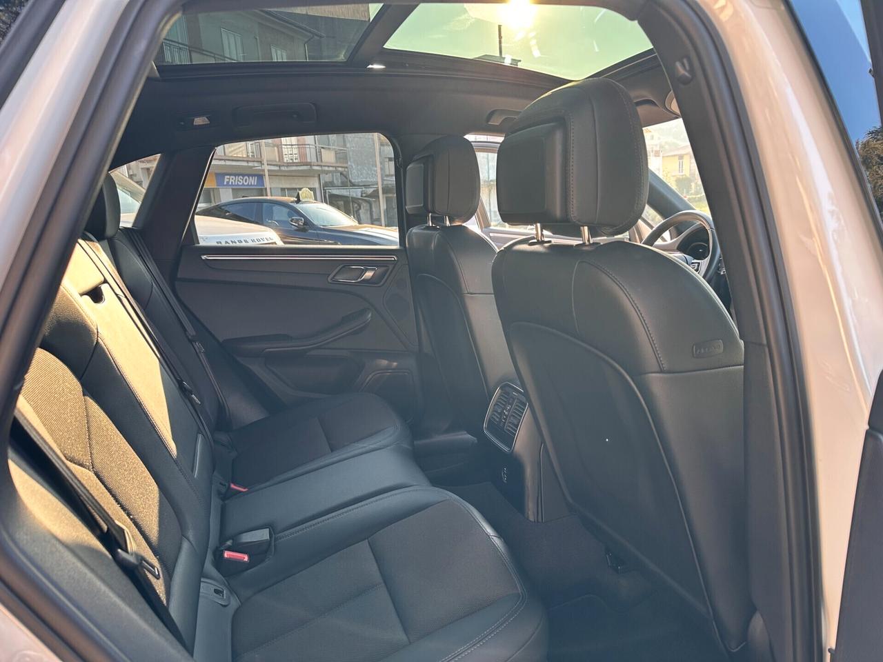 Porsche Macan 2.0 265cv TETTO PANORAMICO / R21 / CAMERA / APPLE CARPLAY