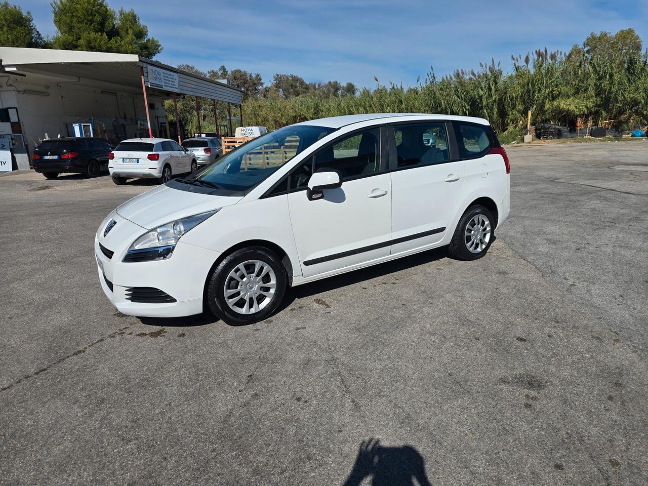 Peugeot 5008 1.6 HDi 115CV Active