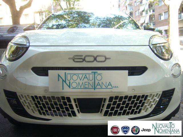 FIAT 600 Hybrid 110CV DCT6 MHEV La Prima NAVI / TELECAMERA