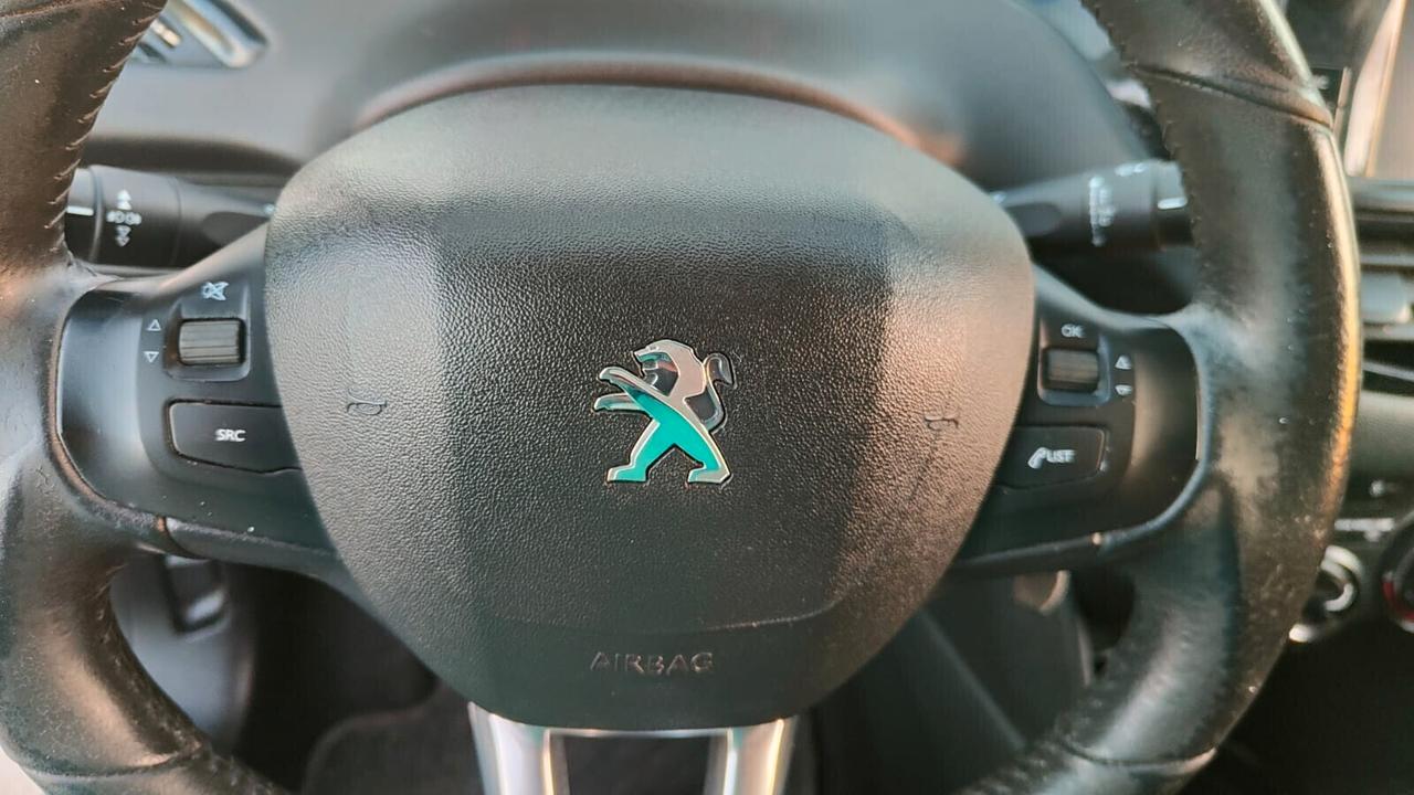 Peugeot 208 BlueHDi 75 5 porte Touch