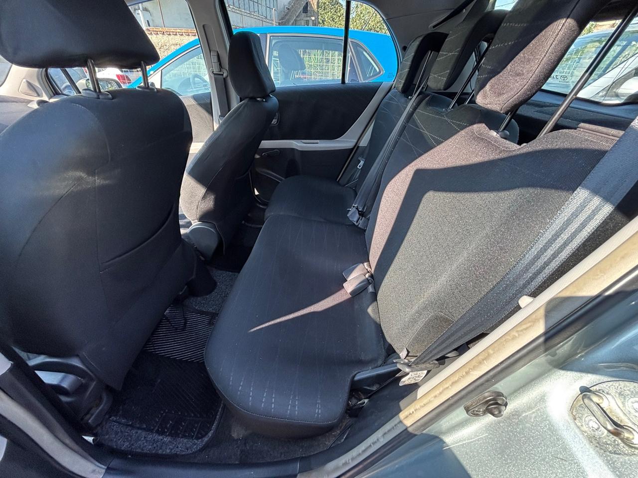 TOYOTA YARIS 1.3 BENZ 87CV AUTOMATICA 5P
