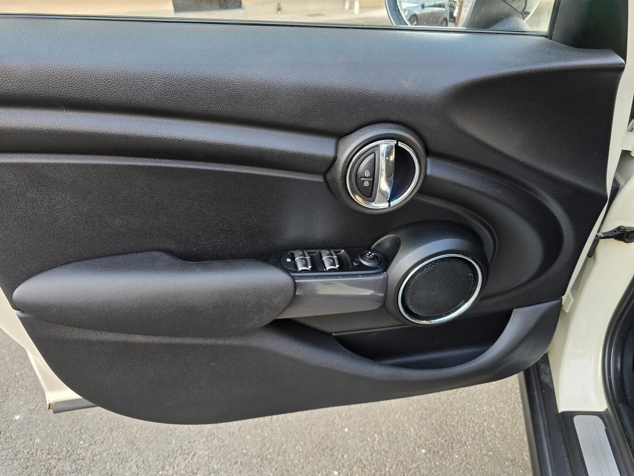 Mini Cooper d 1.5 116cv full perfetta tutta tagliandata casa madre accetto permute