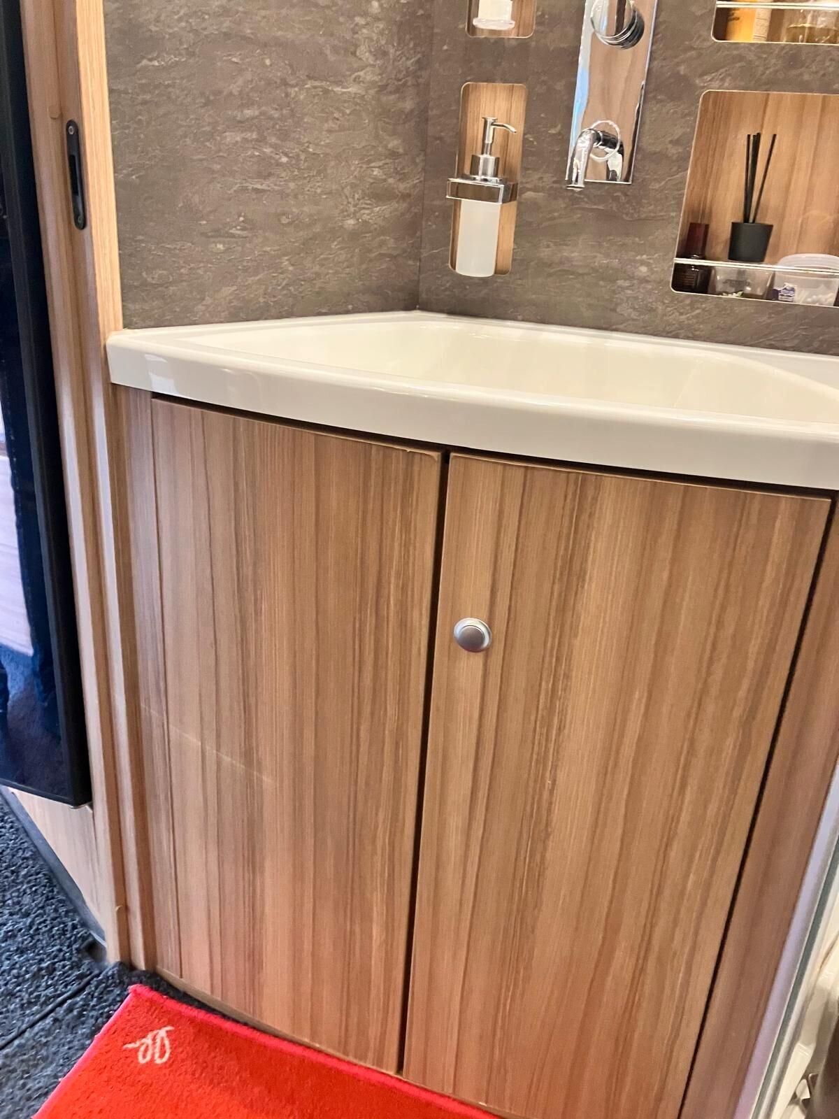 Knaus SUN I 900 LEG MOTORHOME