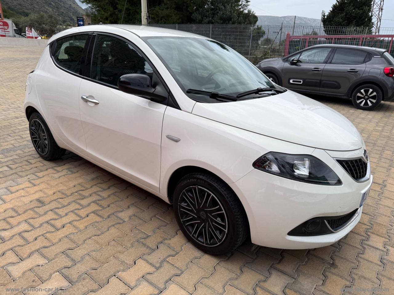 LANCIA Ypsilon 1.2 69 CV 5p. GPL Ecochic Gold