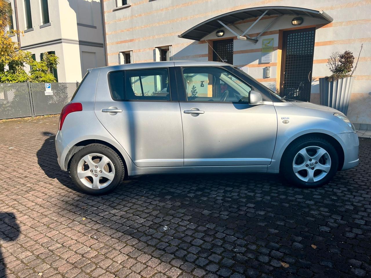 Suzuki Swift 1.3 DDiS 5p. GLX