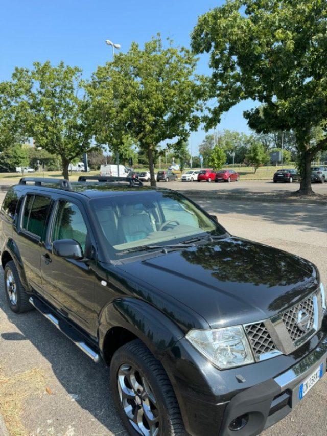NISSAN Pathfinder 2.5 dCi SE