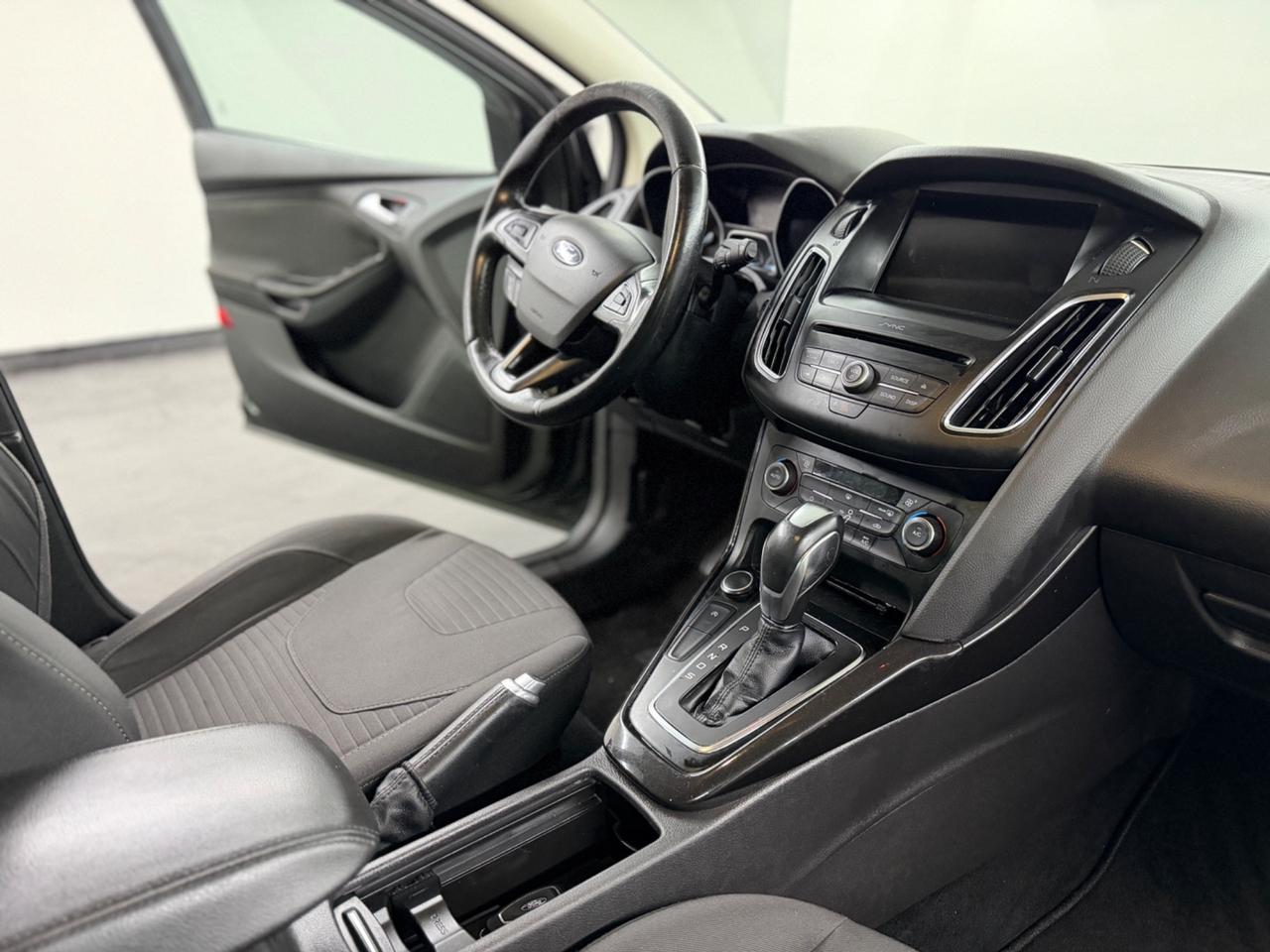 Ford Focus (anno 2017)CAMBIO AUTOMATICO