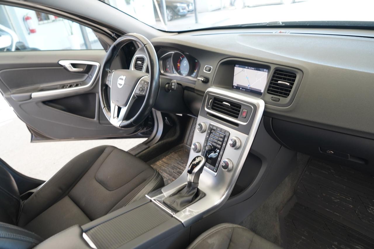 Volvo V60 Cross Country D3 Geartronic Business
