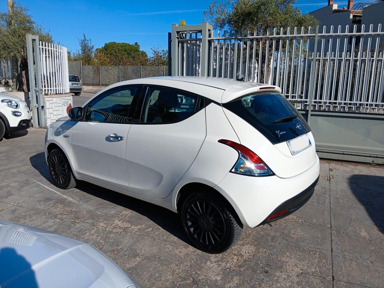 Lancia Ypsilon 1.2 69 CV 5 porte GPL Gold