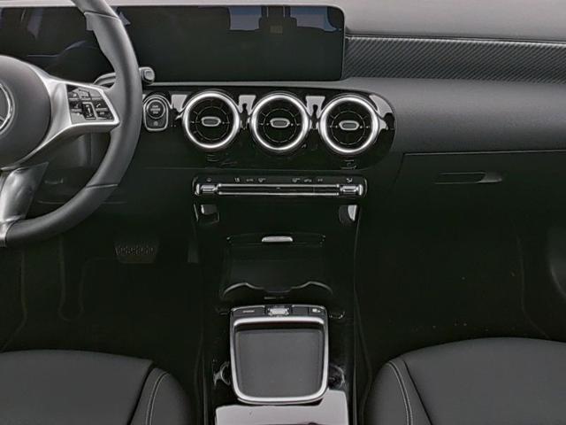MERCEDES-BENZ A 180 Automatic Progressive Advanced