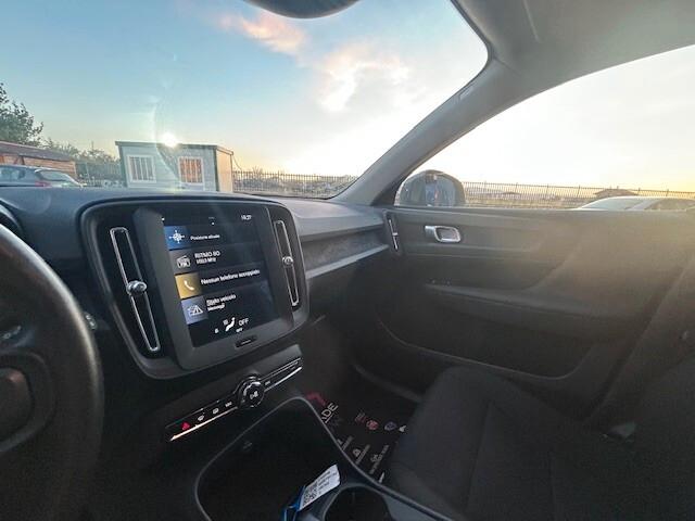 VOLVO XC40 D3 AWD GEARTONIC R-DESIGN