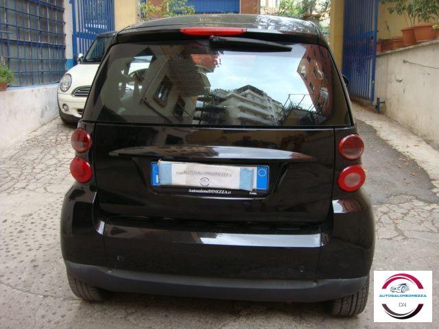 SMART - Fortwo - 1000 52 kW MHD coupé passion