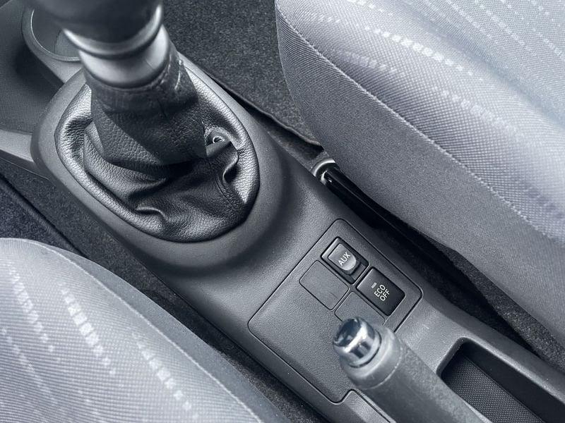 Toyota Yaris Yaris 5p 1.3 SOL NEOPATENTATI