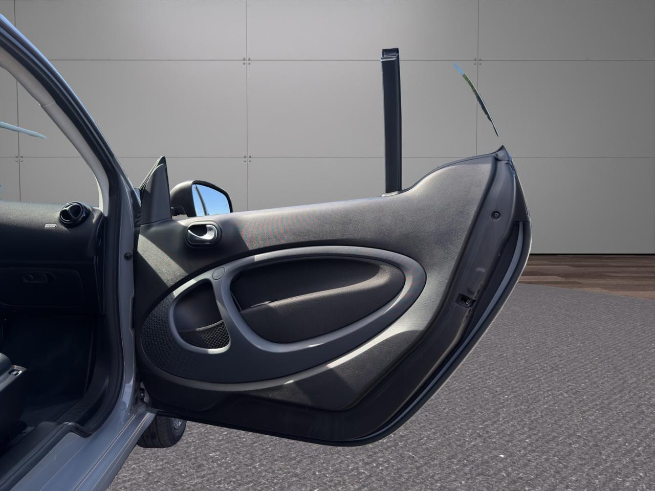 smart forTwo EQ Racing Grey 22kW - Vettura italiana - Promo Finanziamento