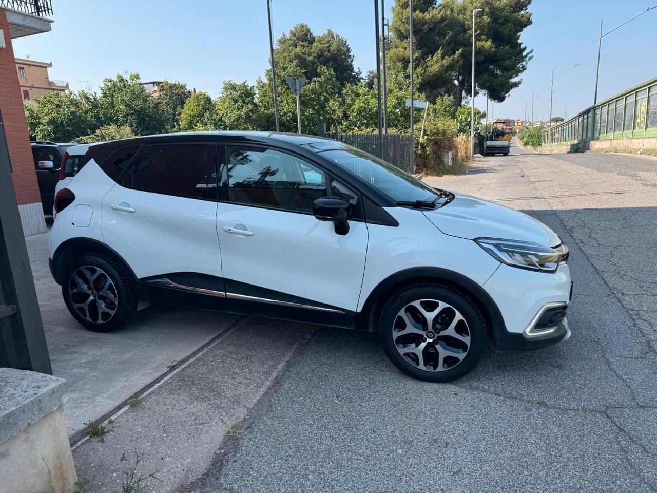 Renault Captur dCi 8V 90 CV EDC Initiale Paris