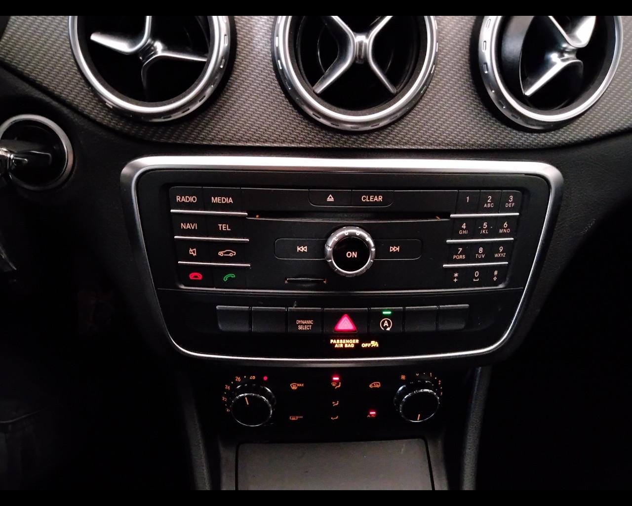 Mercedes-Benz GLA-X156 2017 - GLA 180 d Sport