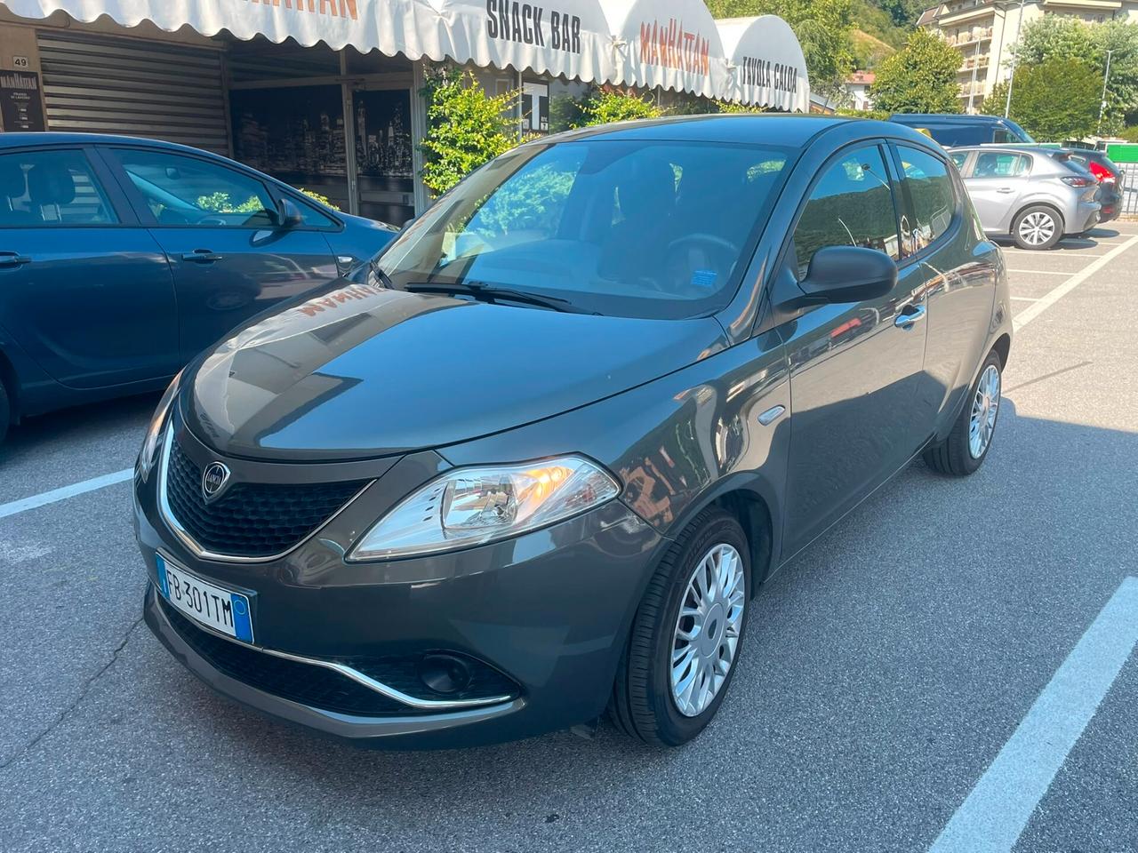 Lancia Ypsilon 1.2 69 CV 5 porte Silver