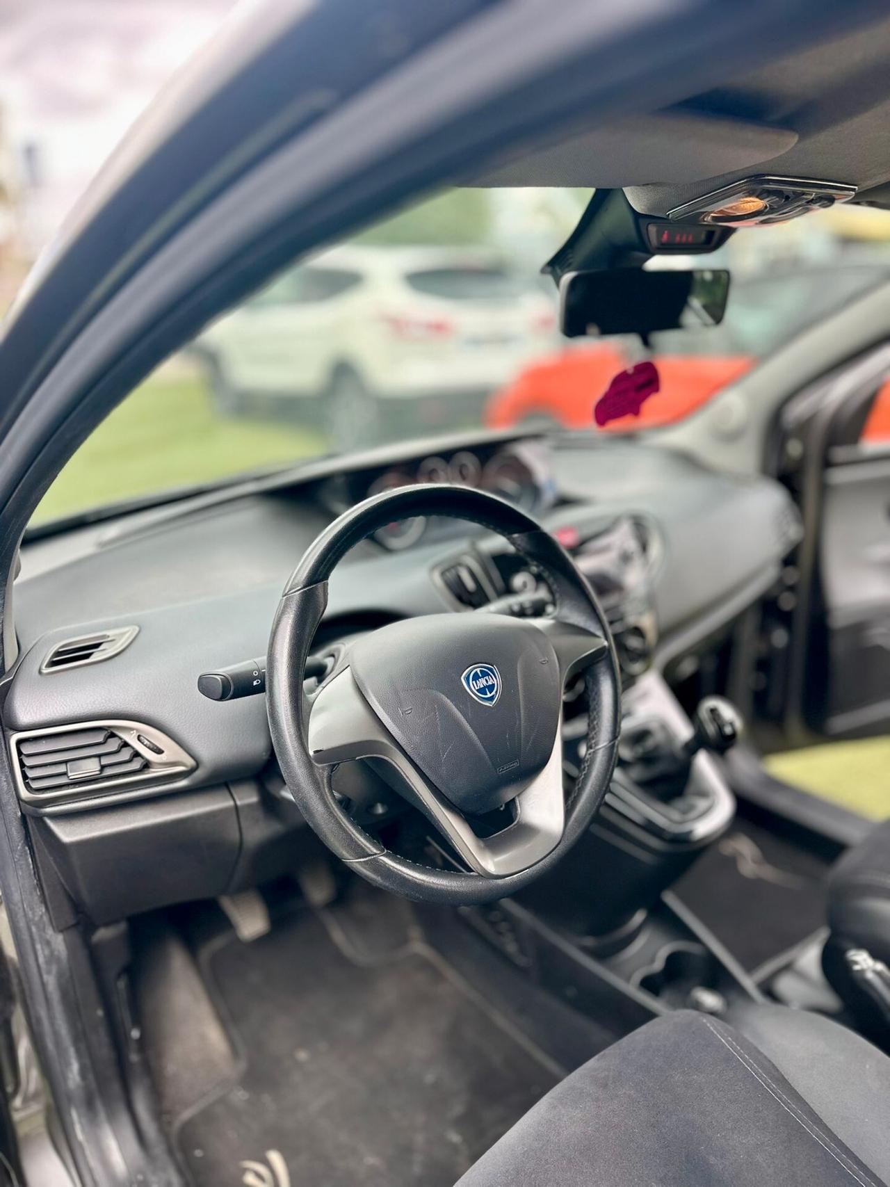 Lancia Ypsilon 1.3 MJT 16V 95 CV 5 porte S&S Gold