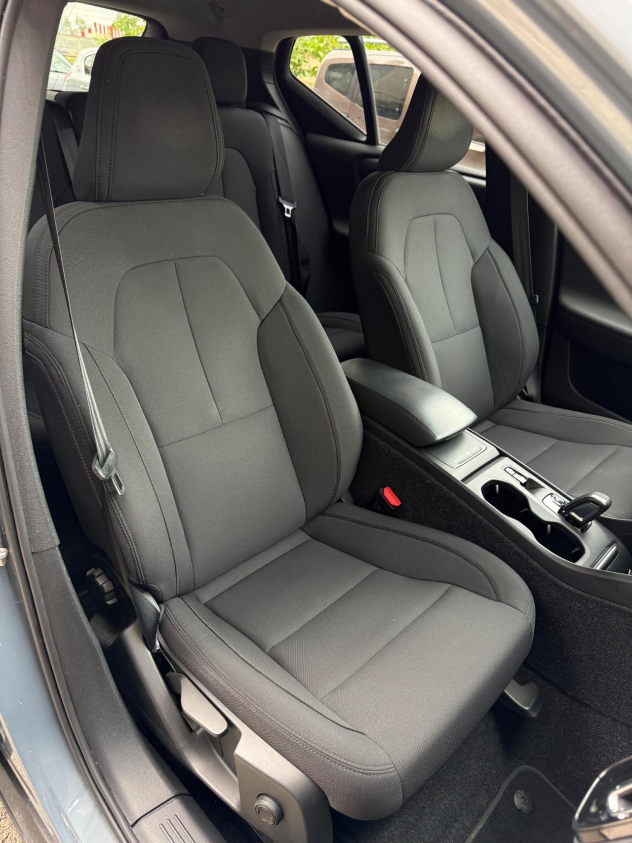 Volvo XC40 2.0 d3 150CV Momentum Pro Geartronic
