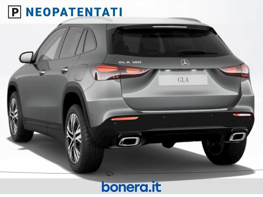 Mercedes GLA 180 180 Progressive Advanced Plus 7G-DCT