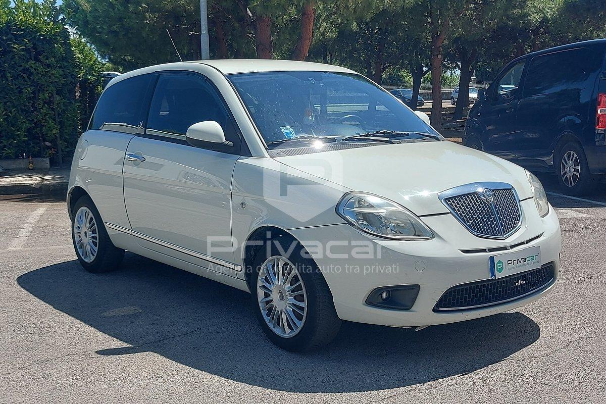 LANCIA Ypsilon 1.3 MJT 75 CV MomoDesign