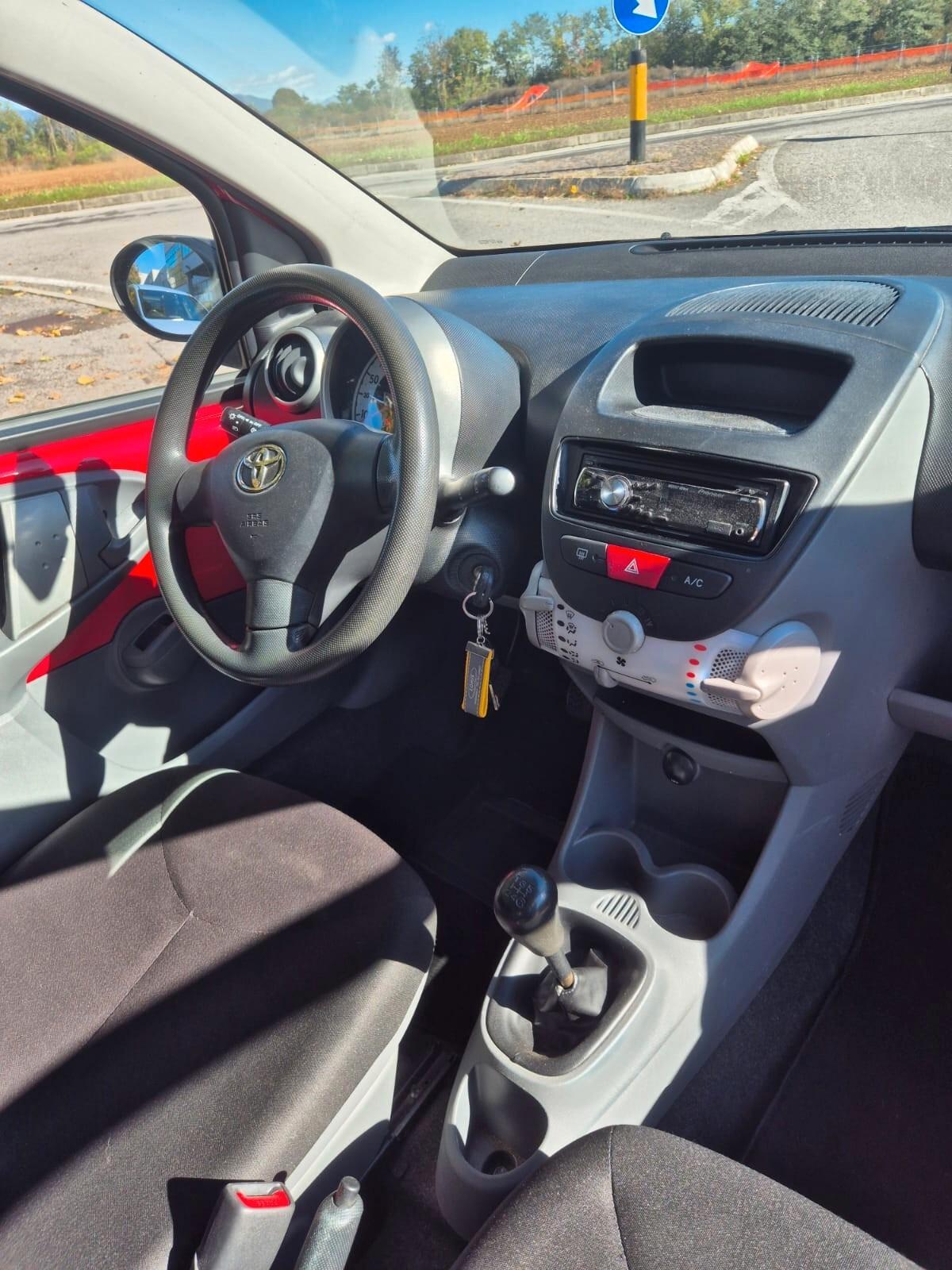 Toyota Aygo 1.0 12V VVT-i 5 porte Sol