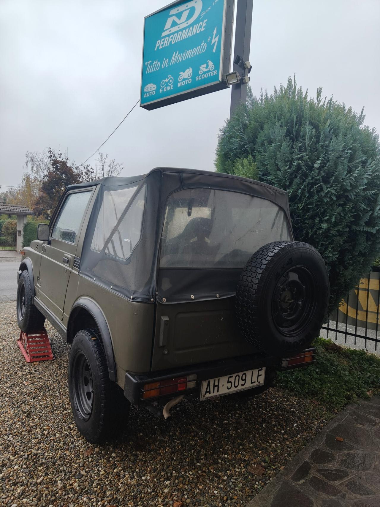 Suzuki SJ 410 SJ410 Cabriolet De Luxe